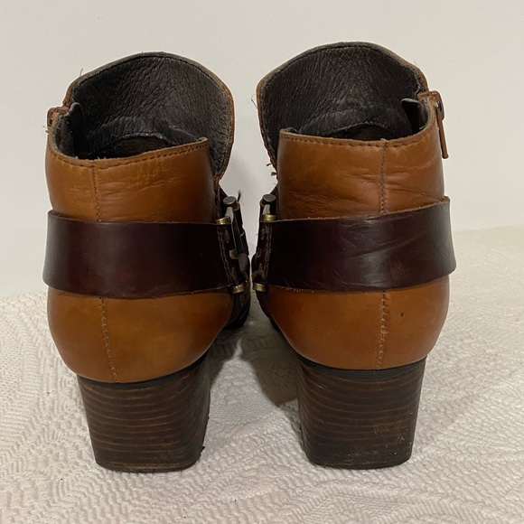 Aldo leather US 8.5/EU 39 leather ankle boots 2.5” heel buckle zipper western - Picture 4 of 8